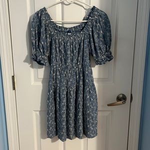 A women’s XS dress from old navy. In a blue color with white flower detail